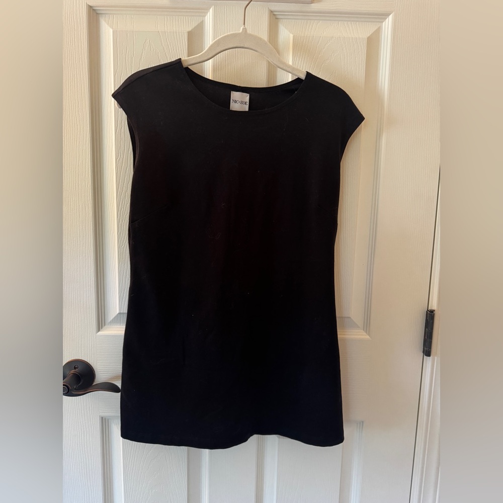Nic+Zoe Black Sleeveless Tunic